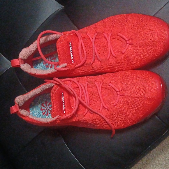 Nike - Picture 2 of 4